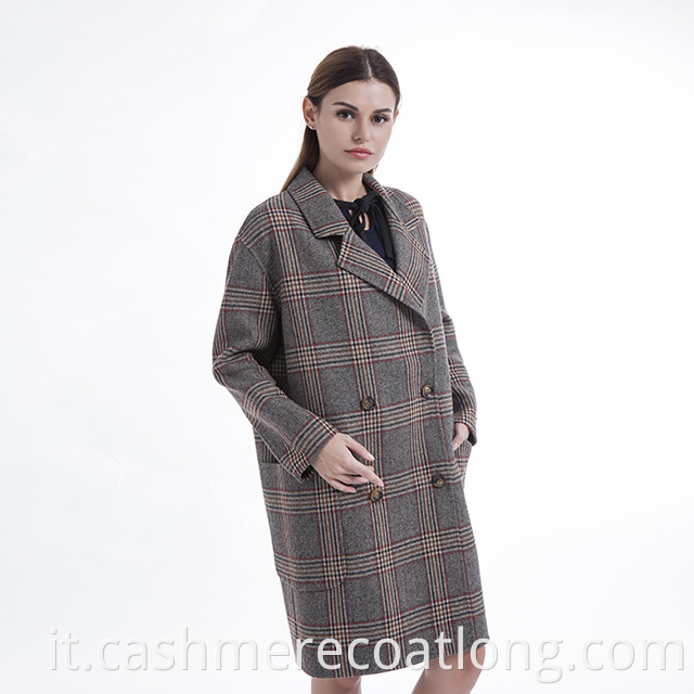 Cashmere Coat with a Fur Collar